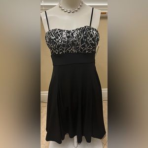 BEAUTIFUL SILVER AND BLACK DRESS. GREAT 4 PROM, HOMECOMING…ETC.  EXCELLENT COND.